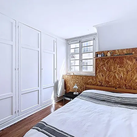 Cozy In The Heart Of Batignolles Paris